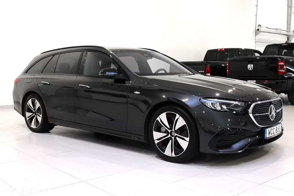 Mercedes-Benz Klasa E 220 d 4Matic 9G-TRONIC Edition AMG Line - 3