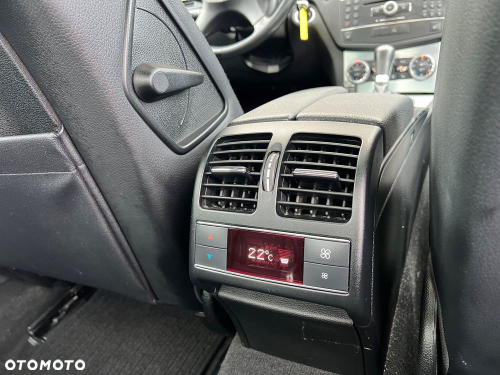 Mercedes-Benz Klasa C - 33