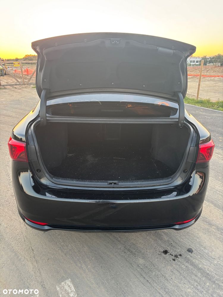 Toyota Avensis - 7