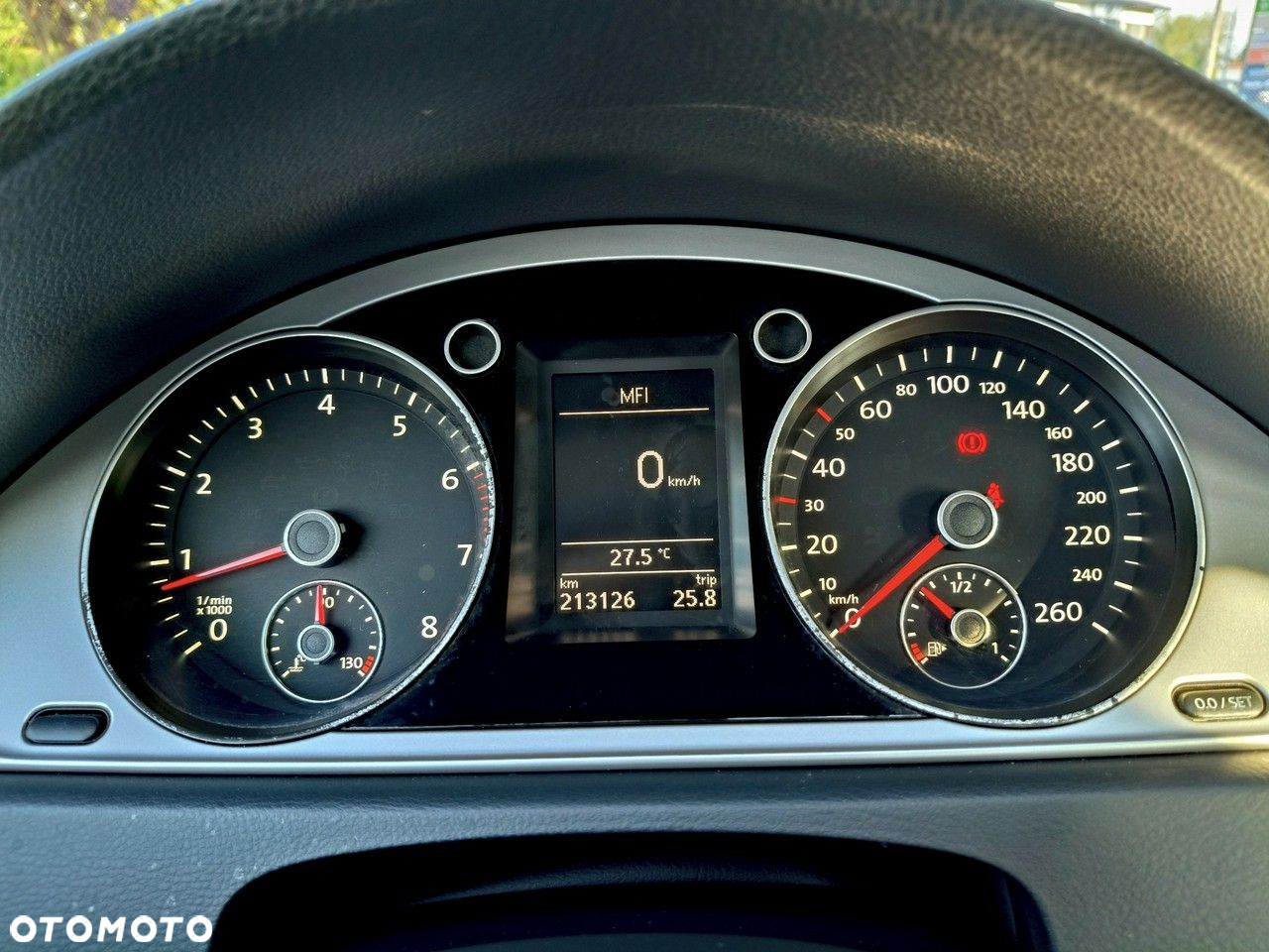 Volkswagen Passat - 16
