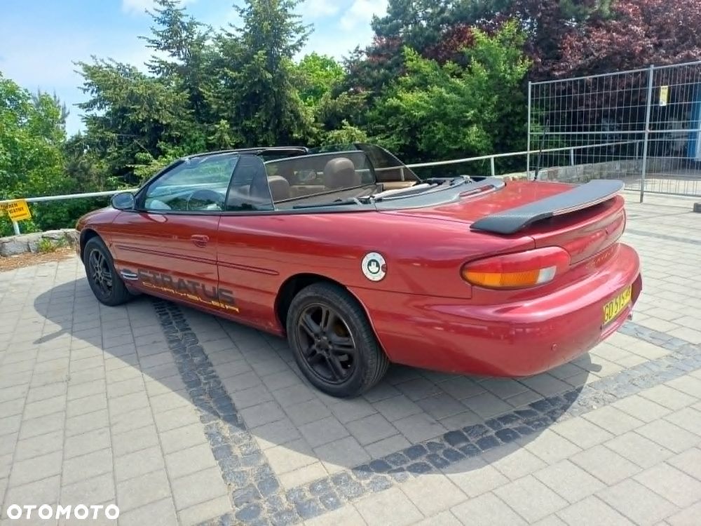 Chrysler Stratus - 2