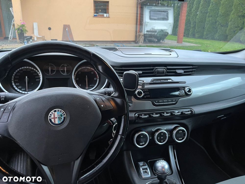 Alfa Romeo Giulietta 2.0 JTDM 16V - 8