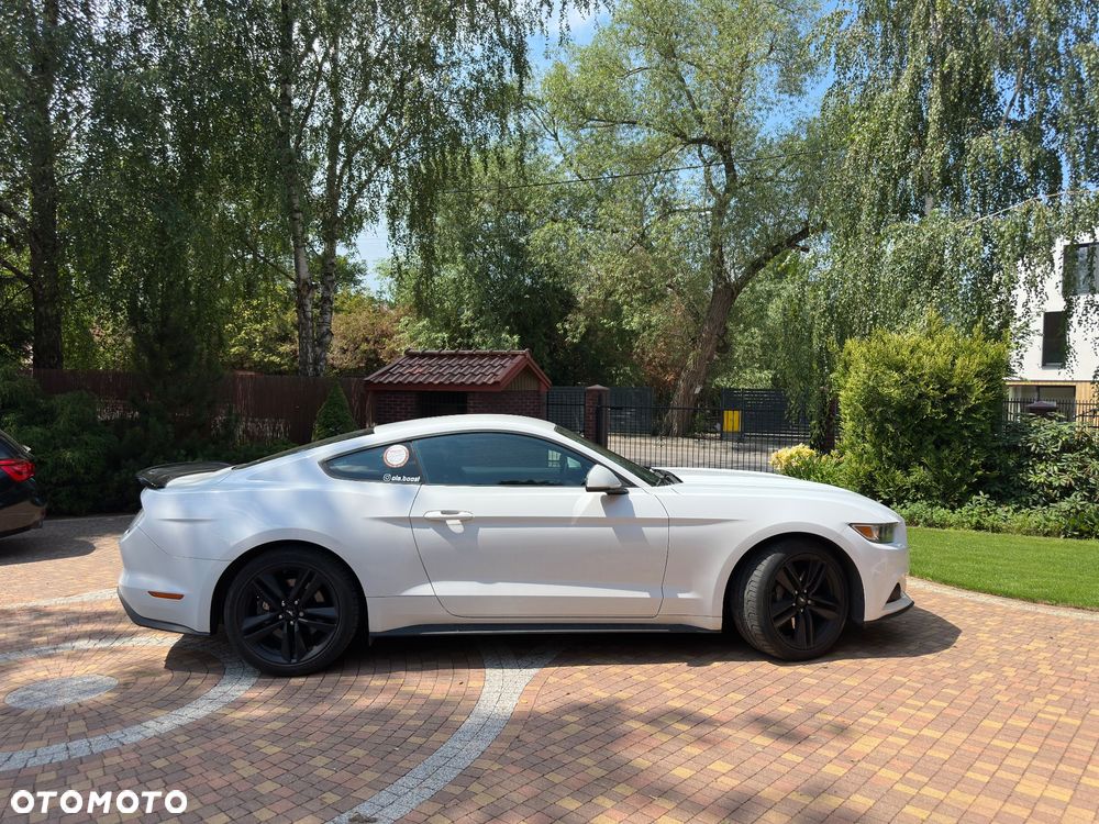Ford Mustang - 2