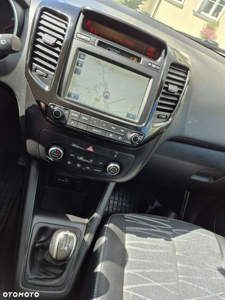 Kia Venga - 10