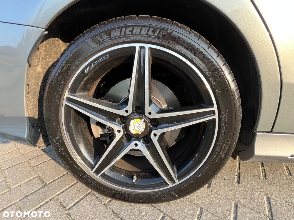 Mercedes-Benz Klasa C AMG 43 4-Matic - 28