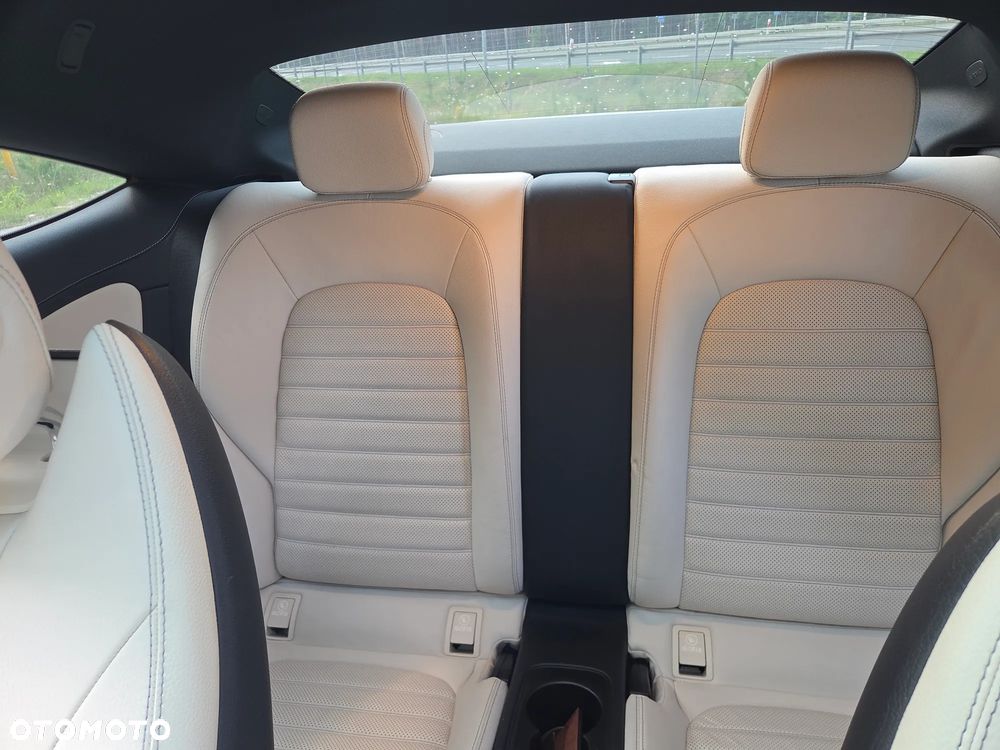Mercedes-Benz Klasa C 43 AMG 4MATIC - 19