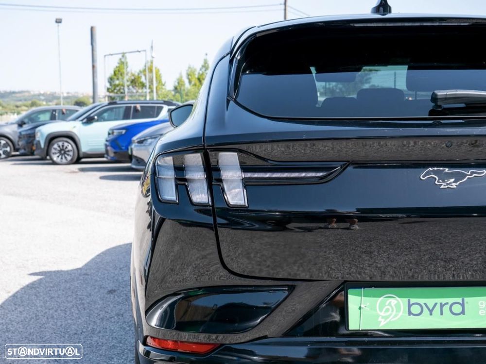 Ford Mustang Mach-E Standard AWD - 12