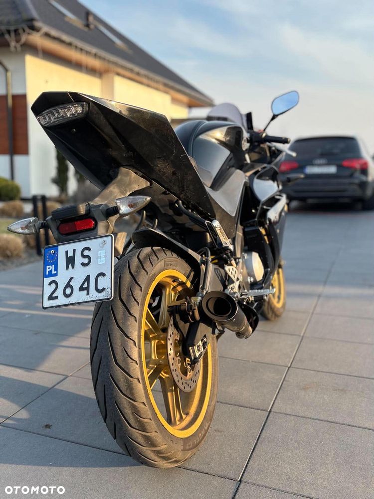 Yamaha YZF - 4