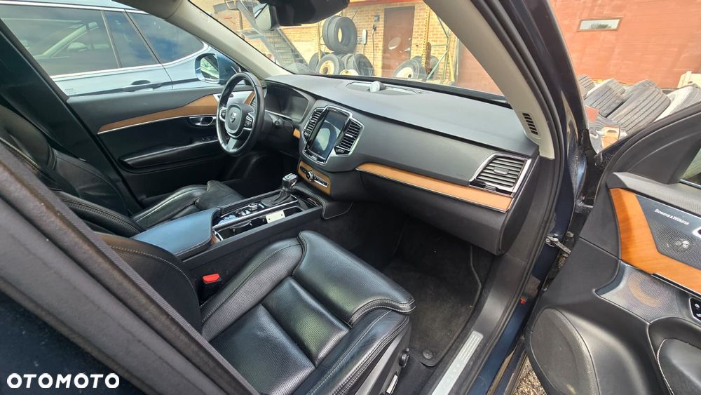 Volvo XC 90 - 25
