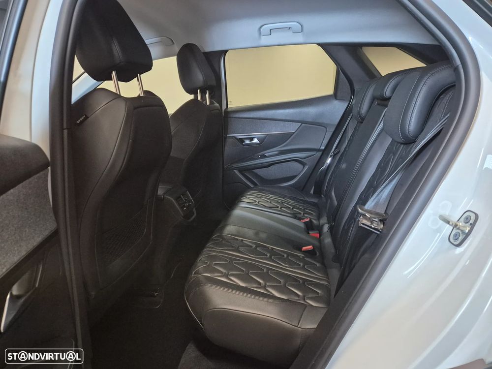 Peugeot 3008 1.5 BlueHDi Allure Pack EAT8 - 24