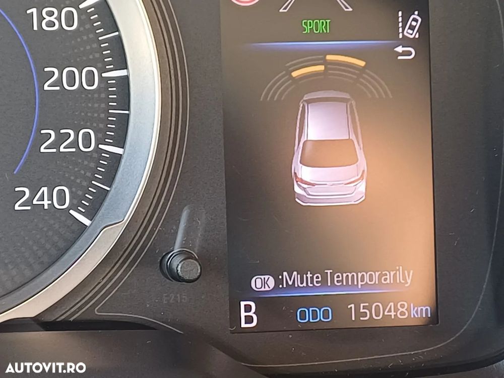 Toyota Corolla Sedan 1.8 HSD Business - 17