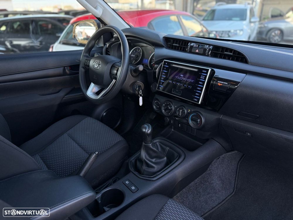 Toyota Hilux 2.4 D-4D 4WD CE CH - 37