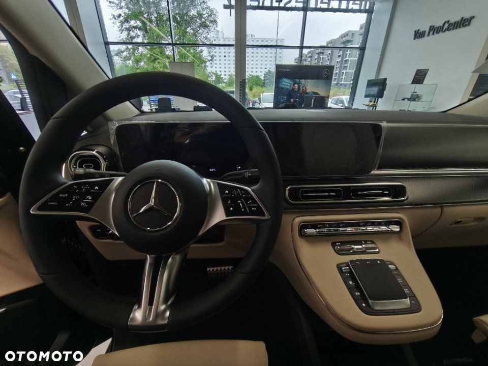 Mercedes-Benz Klasa V - 7