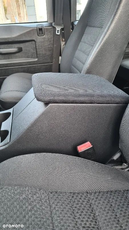 Land Rover Defender 110 2.4 TD4 E - 32