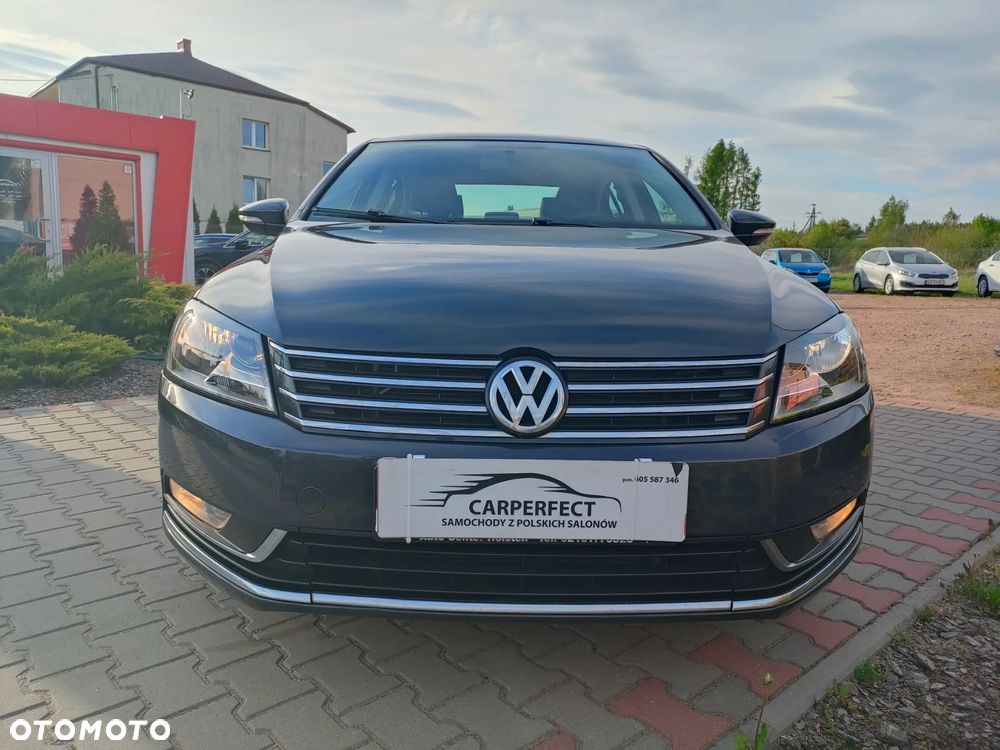 Volkswagen Passat 2.0 Blue TDI SCR Trendline - 11