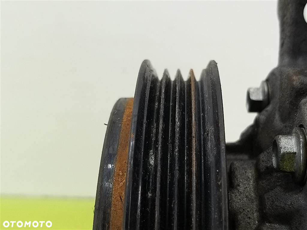 Sprężarka klimatyzacj KOMPRESOR  Audi A4B6 8E 2.5TDI 179KM KTT090404 - 2
