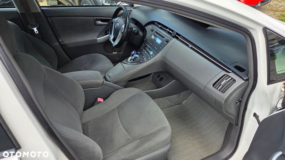 Toyota Prius 1.8 HSD Life - 11