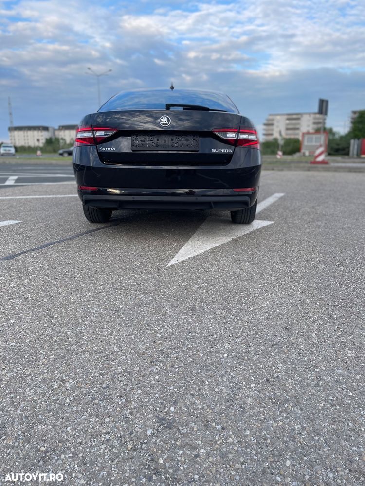 Skoda Superb 2.0 TDI DSG Style - 10