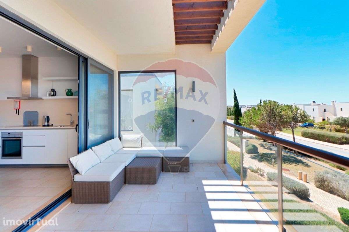 Moradia T2 para venda - Grande imagem: 2/23