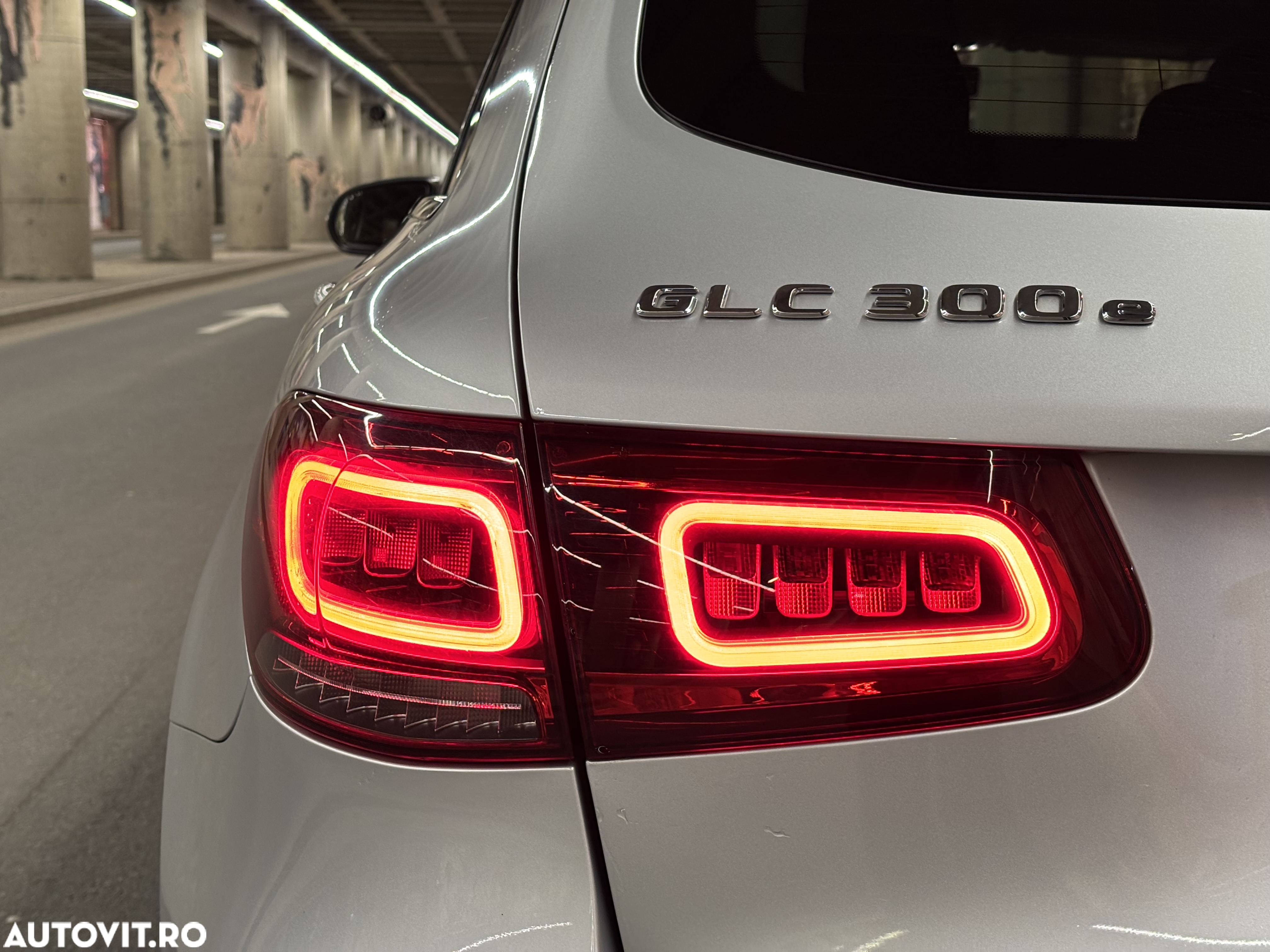 Mercedes-Benz GLC 300 e 4Matic 9G-TRONIC AMG Line Plus - 13