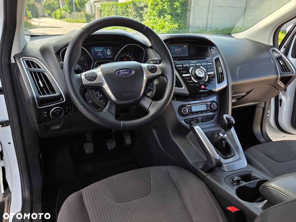 Ford Focus 1.6 TDCi DPF SYNC Edition - 27