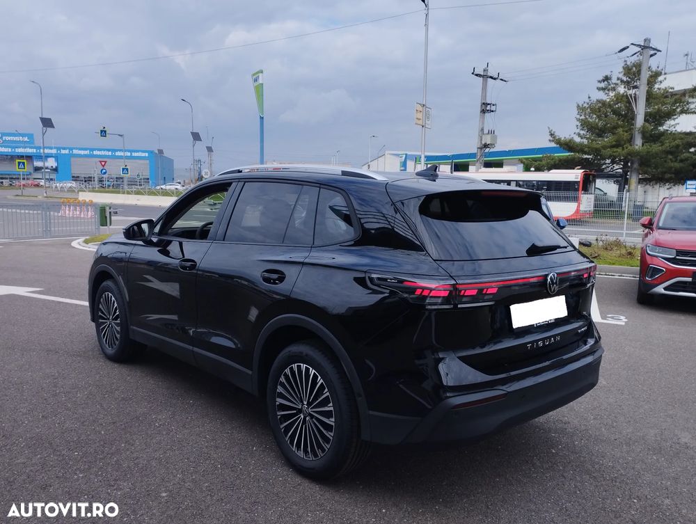 Volkswagen Tiguan - 5
