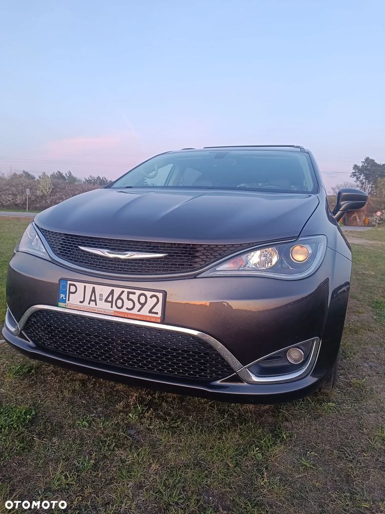 Chrysler Pacifica - 15