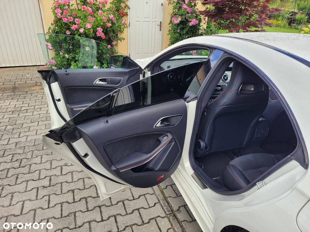 Mercedes-Benz CLA 250 4-Matic Sport - 12