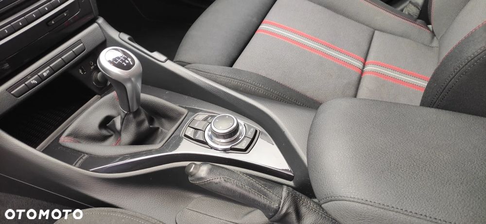 BMW X1 sDrive18i Sport Line - 11