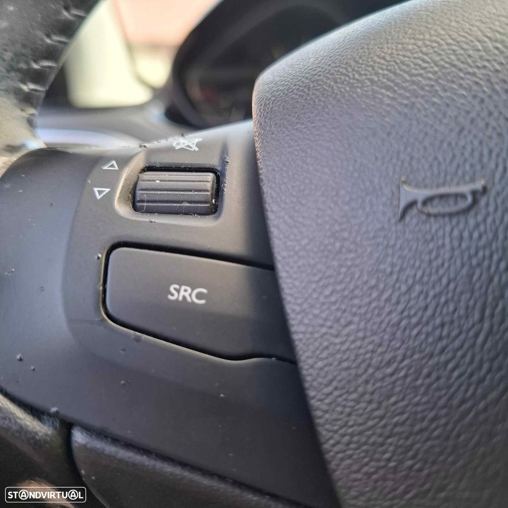 Peugeot 208 1.6 BlueHDi Style - 26