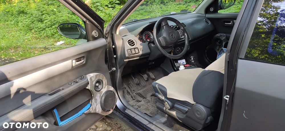 Suzuki Swift 1.3 GC - 8