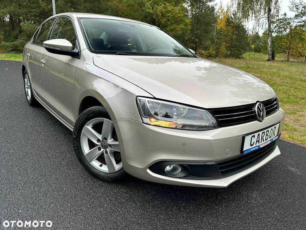 Volkswagen Jetta 1.2 TSI BlueMotion Technology Comfortline - 2