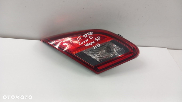 OPEL CORSA E 3D LAMPA W KLAPĘ TYŁ LEWA