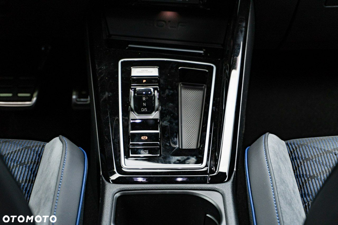 Volkswagen Golf - 27