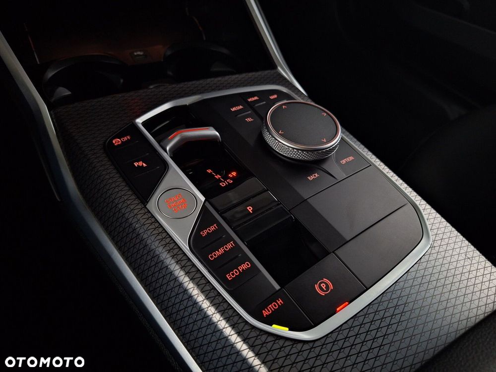 BMW Seria 3 320d xDrive M Sport sport - 25