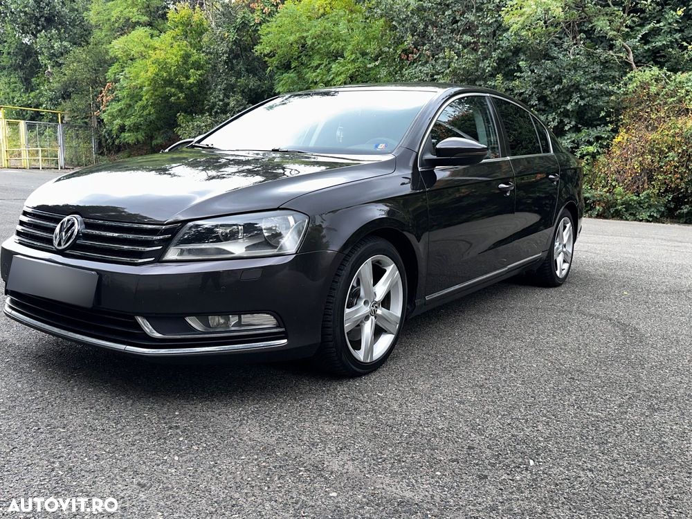 Volkswagen Passat - 1