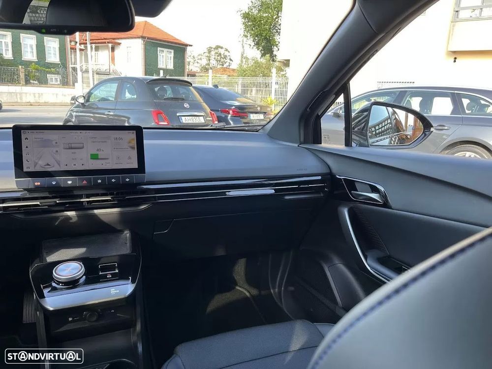 MG MG4 64 kWh Luxury - 13