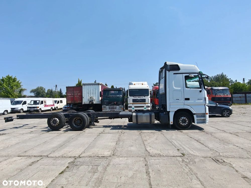 Mercedes-Benz Actros 2544L 6x2 - 4
