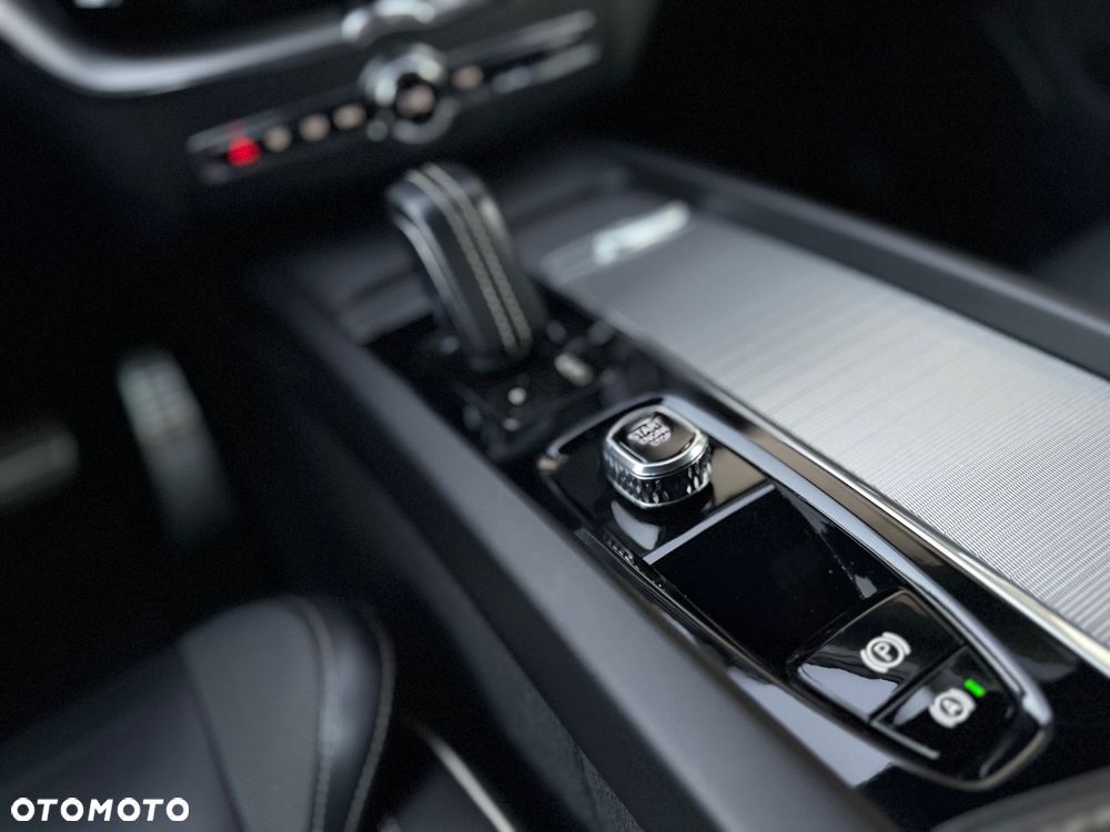 Volvo XC 60 B4 D Geartronic RDesign - 29