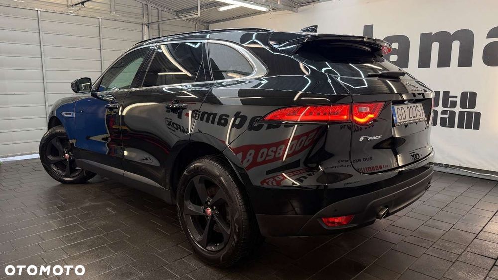 Jaguar F-Pace - 12