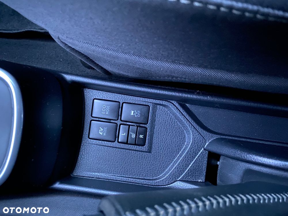 Toyota Yaris 1.5 VVT-i Team Deutschland - 30