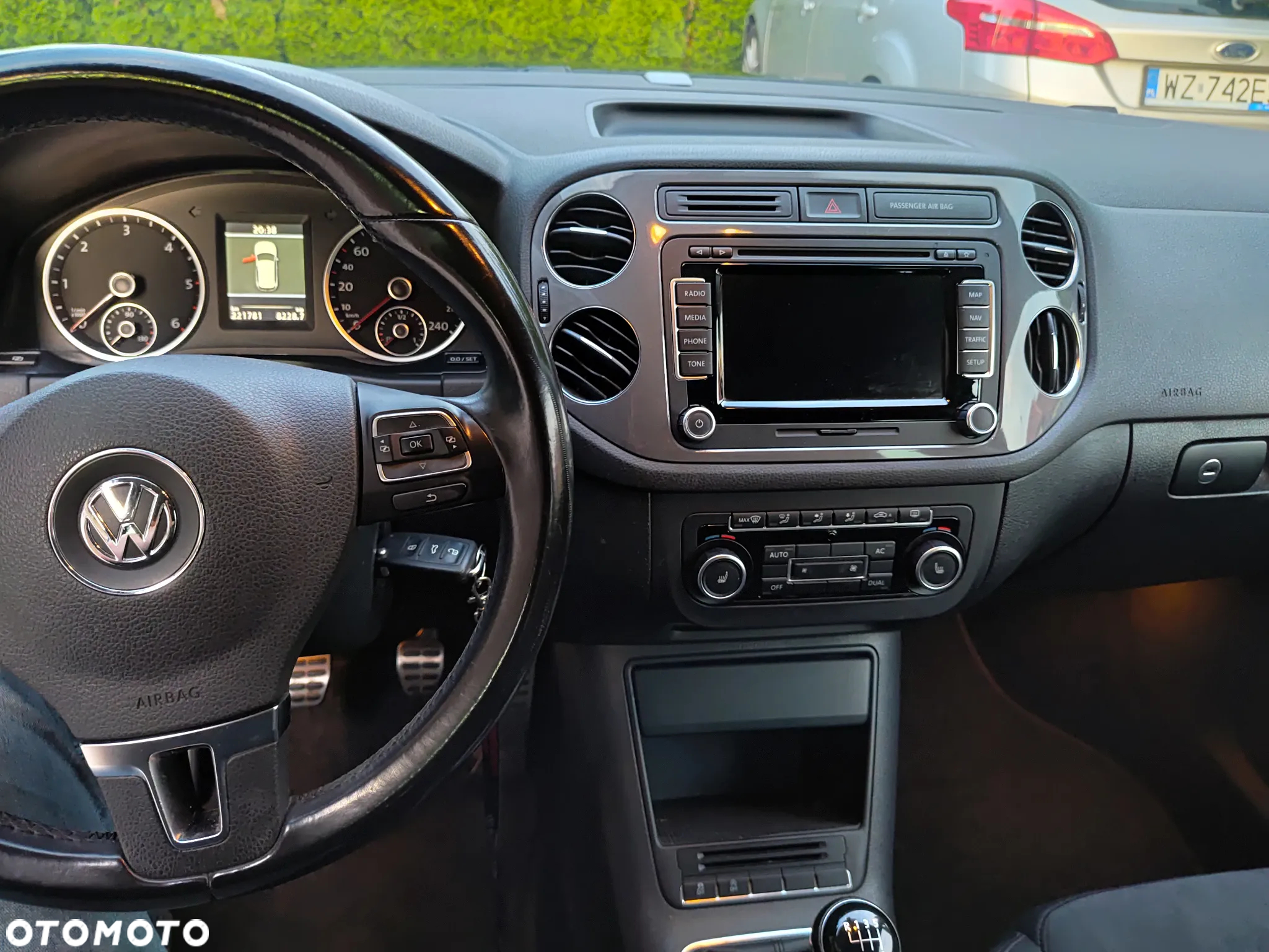 Volkswagen Tiguan 2.0 TDI BlueMot Sport&Style - 9
