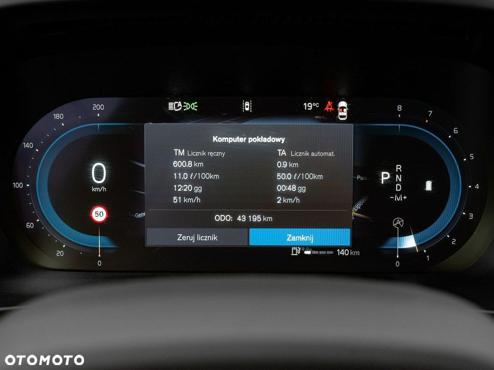 Volvo XC 40 B3 Plus Dark - 16