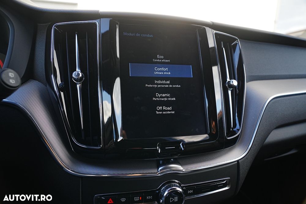 Volvo XC 60 B4 D AWD Geartronic RDesign - 32