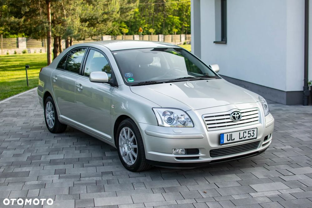 Toyota Avensis - 2