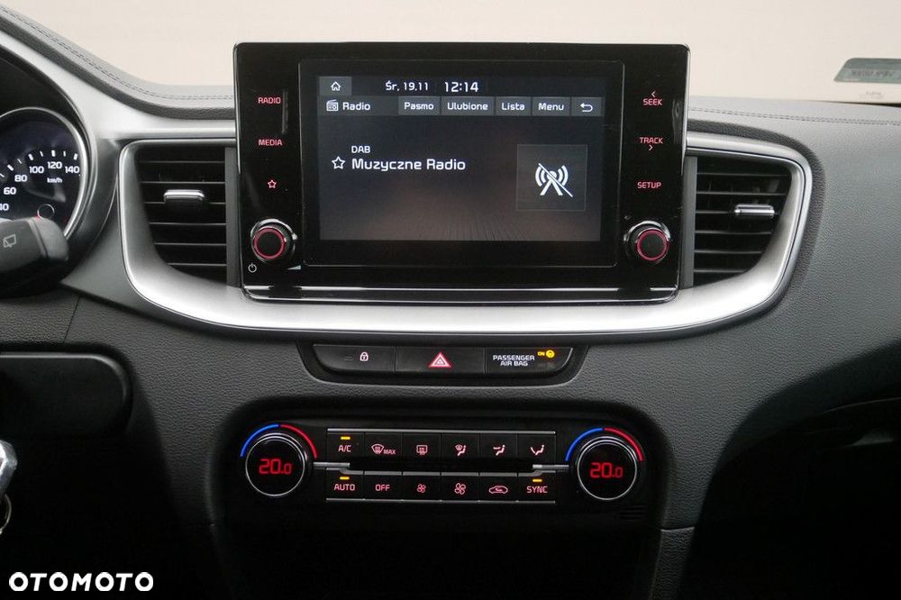 Kia Ceed 1.5 T-GDI M - 10