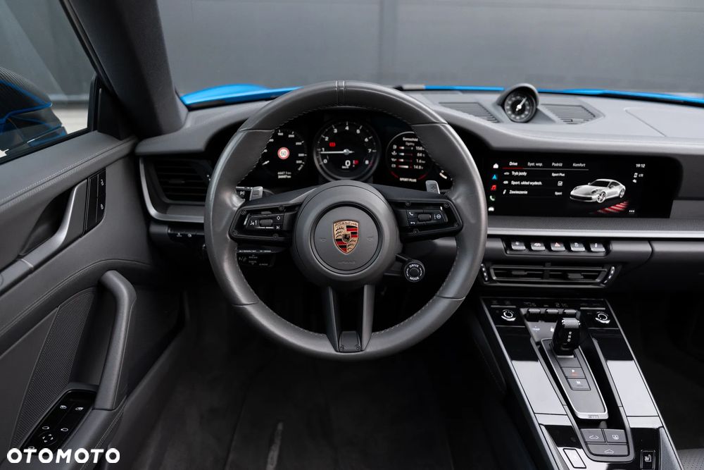Porsche 911 Carrera 4S - 22
