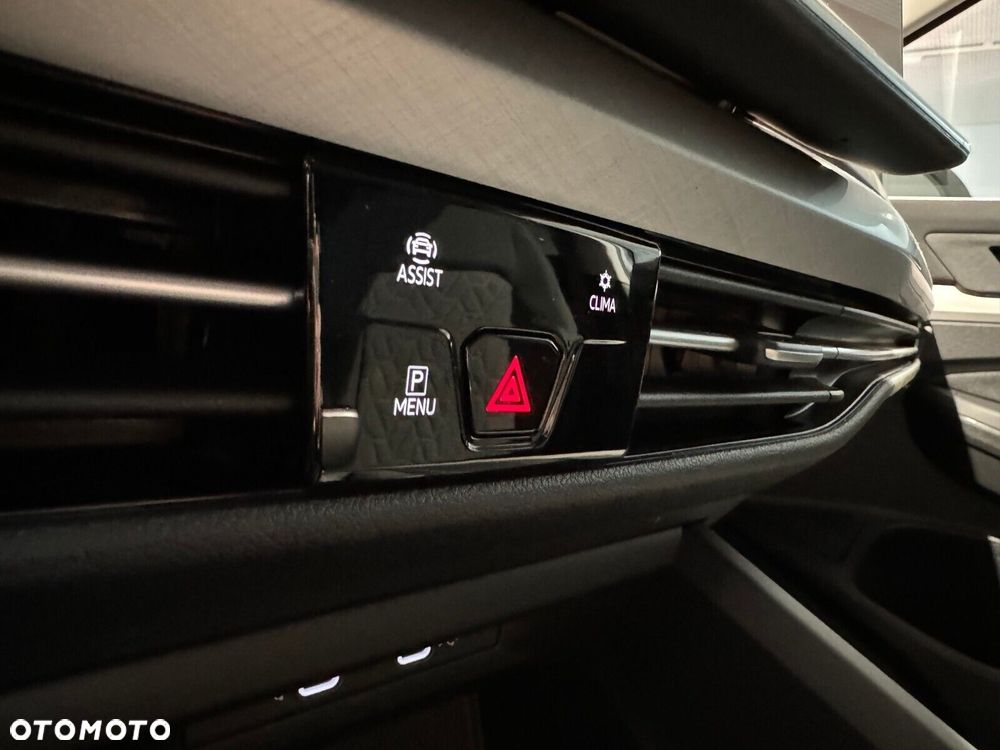 Volkswagen Golf - 8