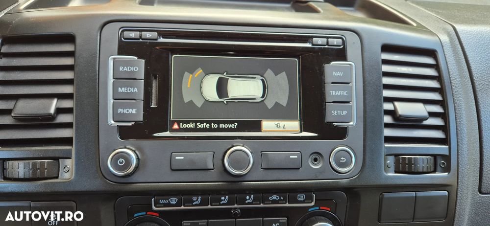 Volkswagen Caravelle - 32