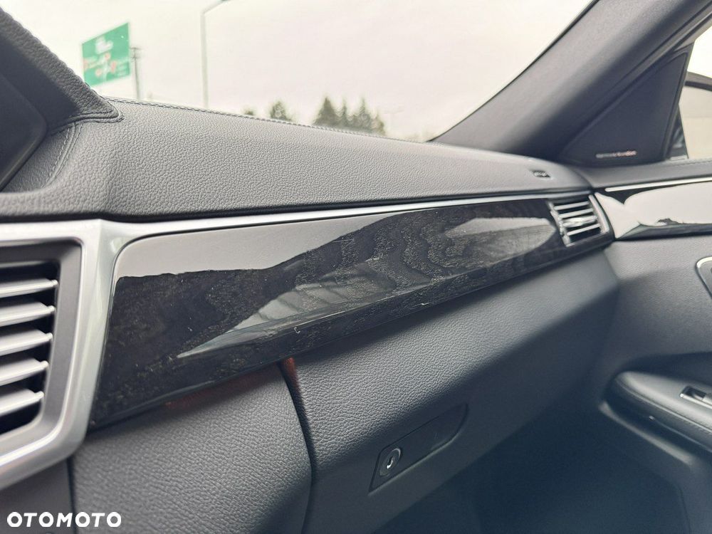 Mercedes-Benz Klasa E - 24